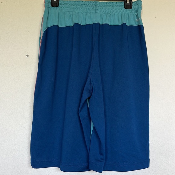 Mens Nike Lebron Basketball Shorts Small - Picture 2 of 3